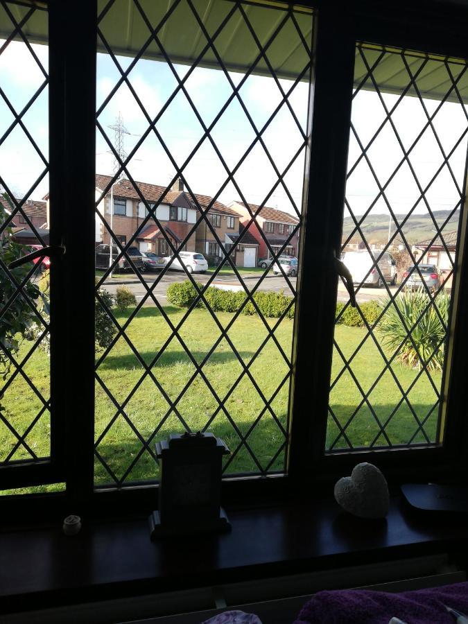 Little Cosy Cwtsh Hotel Pontyclun Luaran gambar