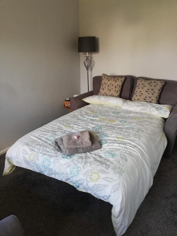 Little Cosy Cwtsh Hotel Pontyclun Luaran gambar