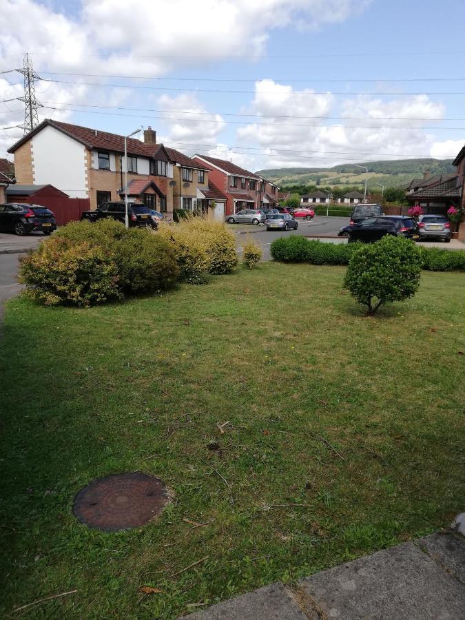 Little Cosy Cwtsh Hotel Pontyclun Luaran gambar